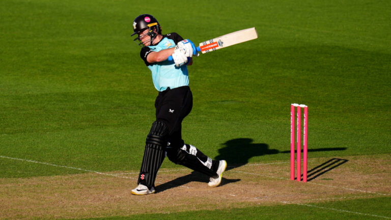 Pope fifty leads Surrey home in one-sided London derby: وائٹلٹی بلاسٹ میں سرے کی شاندار فتح