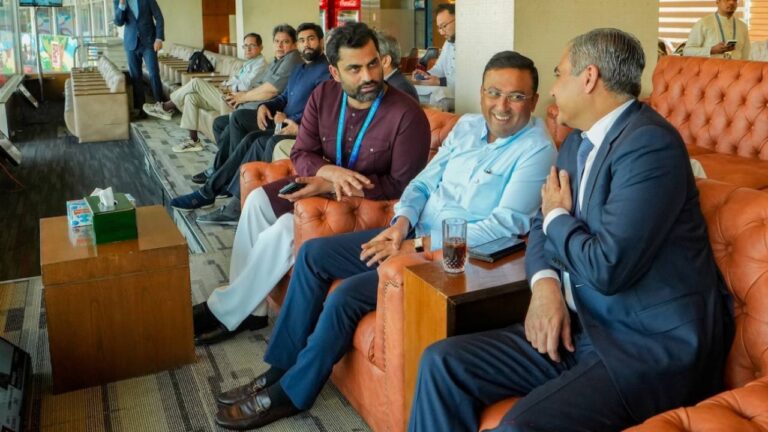 ICC delegation visits Bangladesh to ‘review developments linked to the BCB’ – بنگلہ دیش کرکٹ بورڈ کی پیشرفت کا جائزہ: آئی سی سی وفد کا بنگلہ دیش کا دورہ ‘بی سی بی سے متعلق پیشرفت کا جائزہ لینے کے لیے’