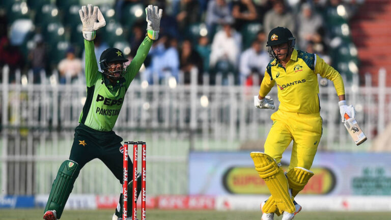 Pakistan bowl; Australia bring in Zampa for Stanlake – پاکستان کی باؤلنگ؛ آسٹریلیا نے اسٹینلیک کی جگہ زیمپا کو شامل کیا – دوسرا ون ڈے