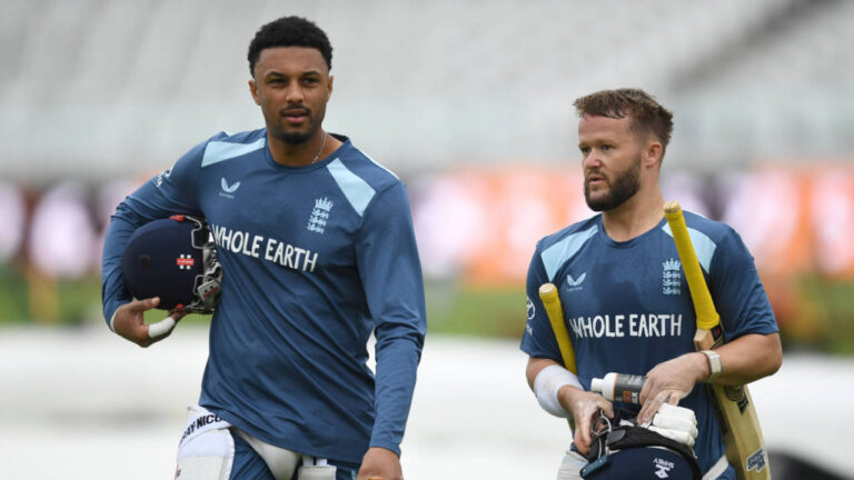 New Zealand bowl first as Emilio Gay makes England debut – لارڈز ٹیسٹ