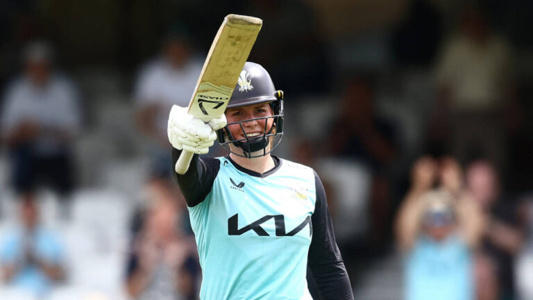 Jemima Spence fifty leads Surrey to victory