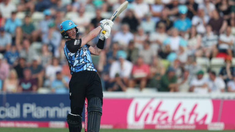 Hose fifty, Raza four-for light path for Worcestershire کی شاندار فتح