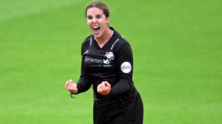 Niamh Holland steers Somerset chase against winless Bears – سمرسیٹ کی شاندار فتح